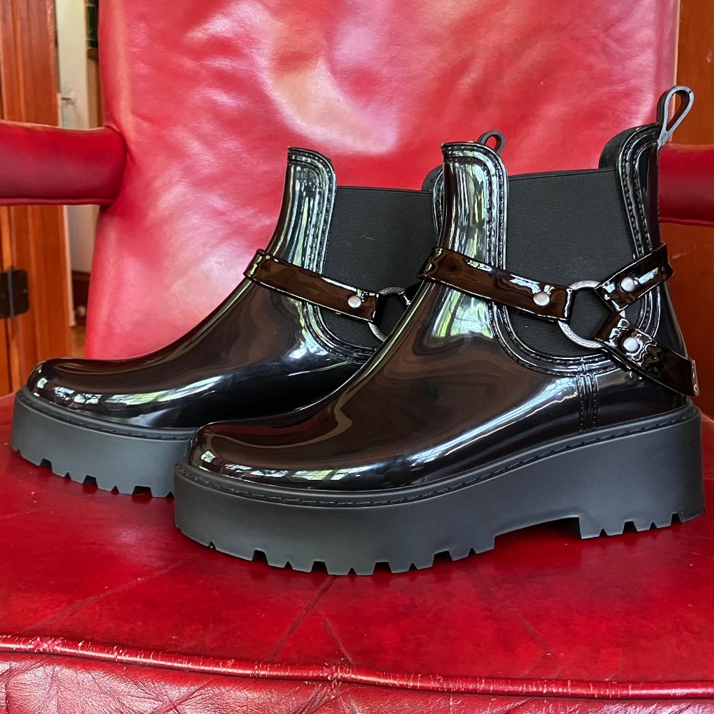 New w/out box Zodiac combat boots, SZ 8